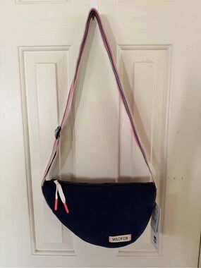🩷🦊💙 Wildfox Navy Crossbody with Pink-Trim Adjustable Strap🩷🦊💙 🩷🦊💙 NWT 🩷🦊💙